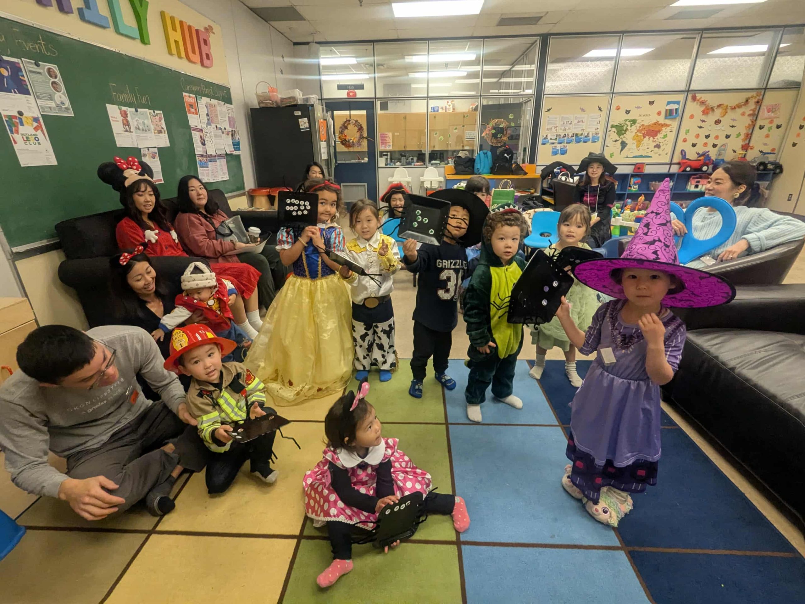 おめめがいっぱいの　お化けクモ！