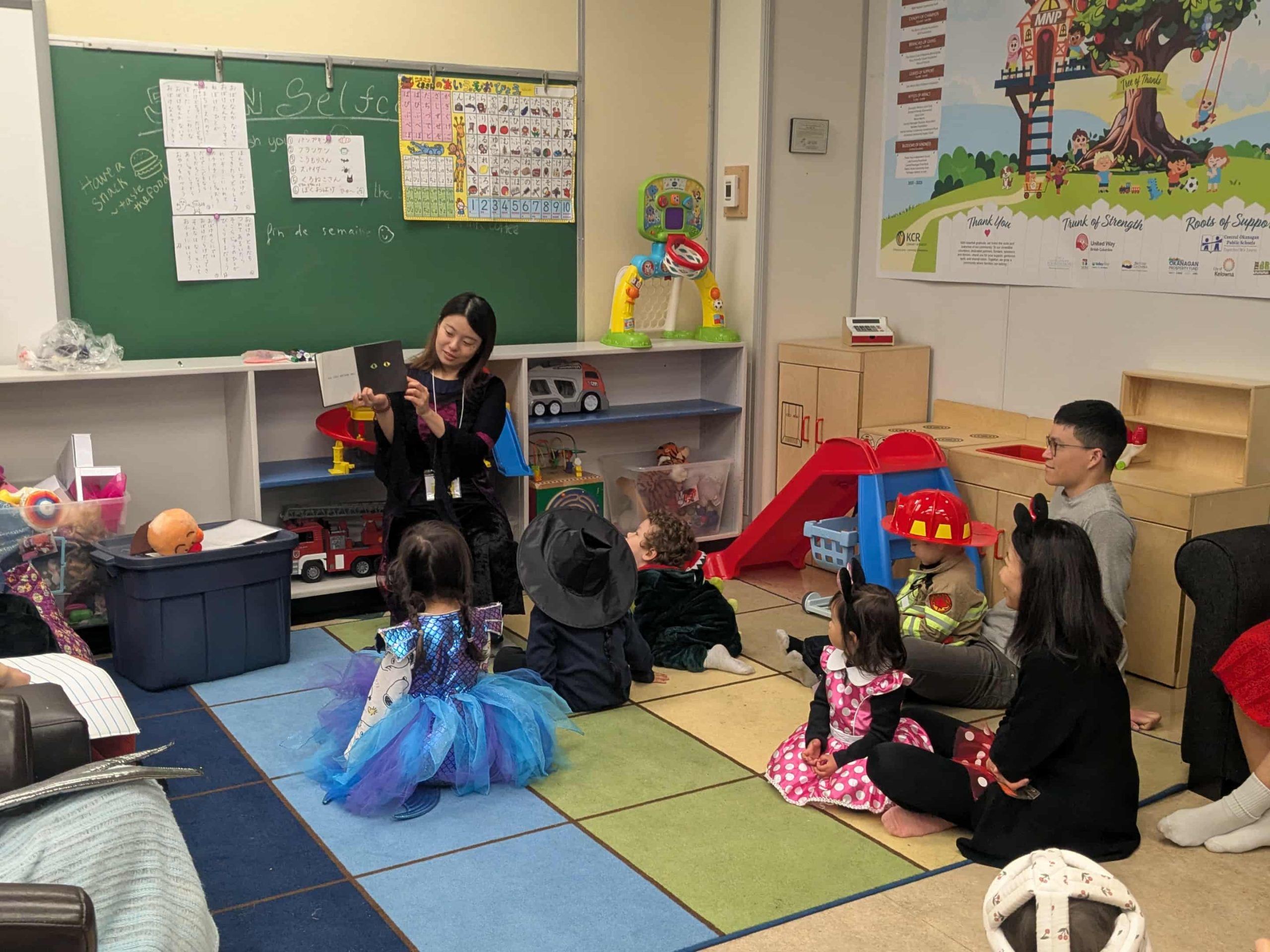 「ねないこ　だれだ？」の読み聞かせ中